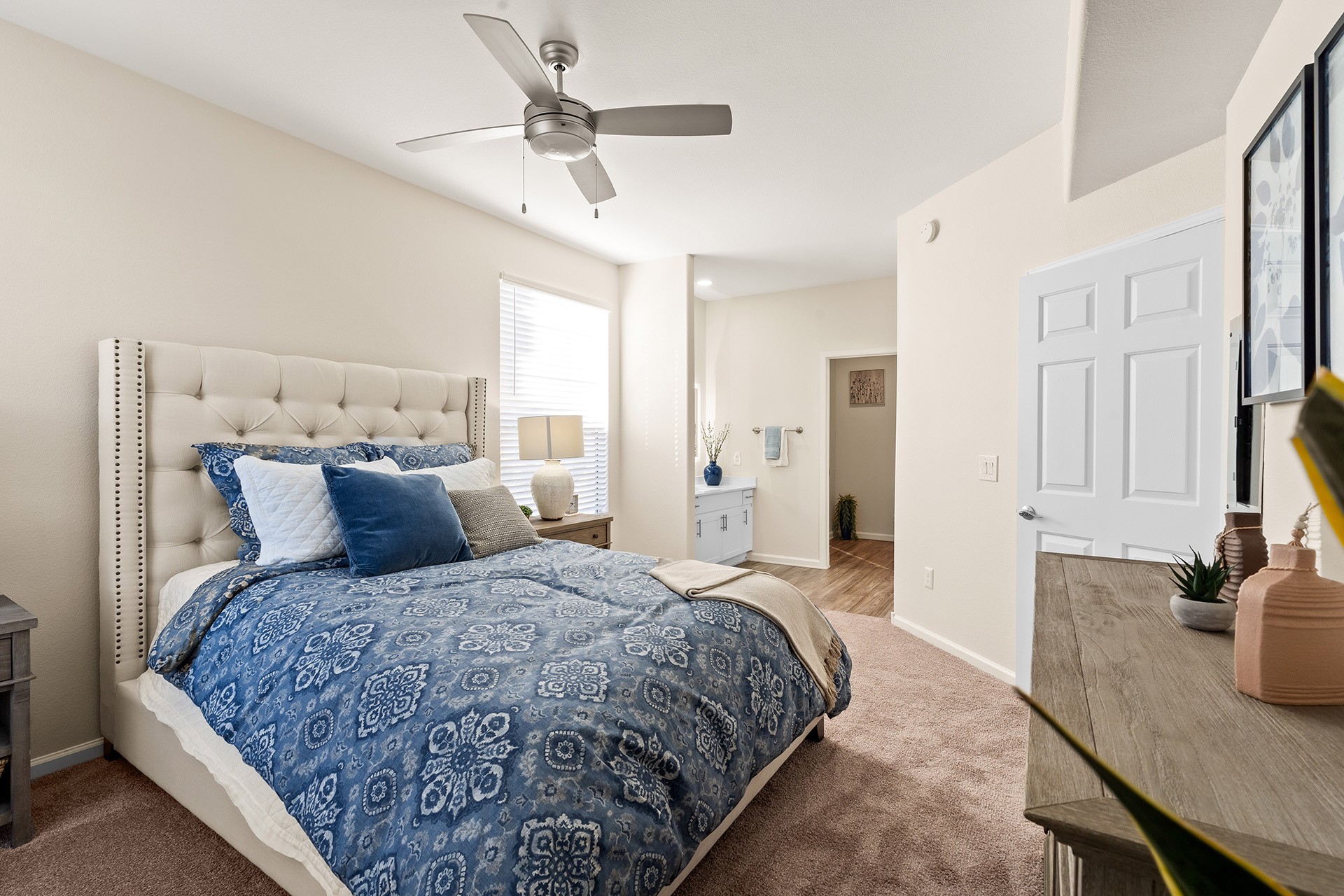 Arrowhead Landing Apartments photo 3